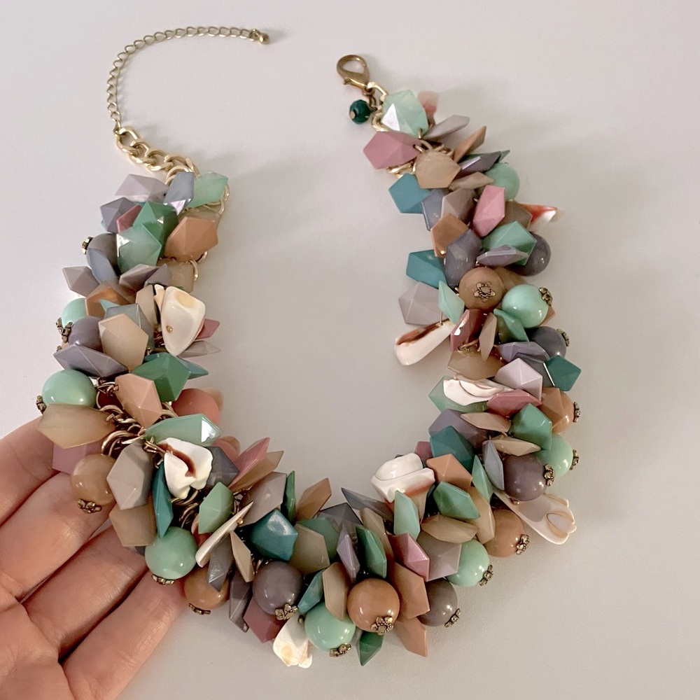 Anthropologie necklace - Picture 5 of 8